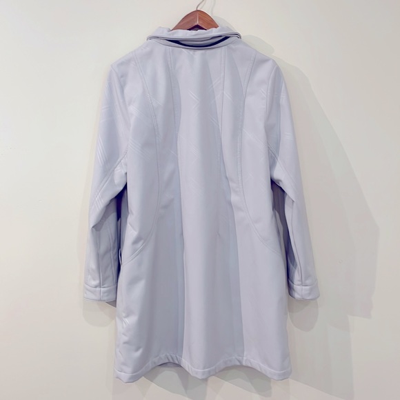 Light Jacket - Picture 2 of 10